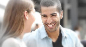 Mensen lachen HR Advies | Overbeek HR Advies